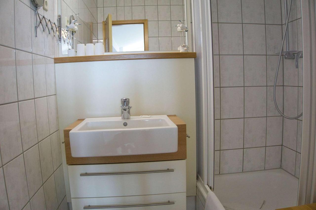 Fewo Mit Meerblick, Gratis Nutzung Vom Ahoi Erlebnisbad Und Sauna In Sellin - Haus Blick Zur See Fewo 11 Gohren Bagian luar foto