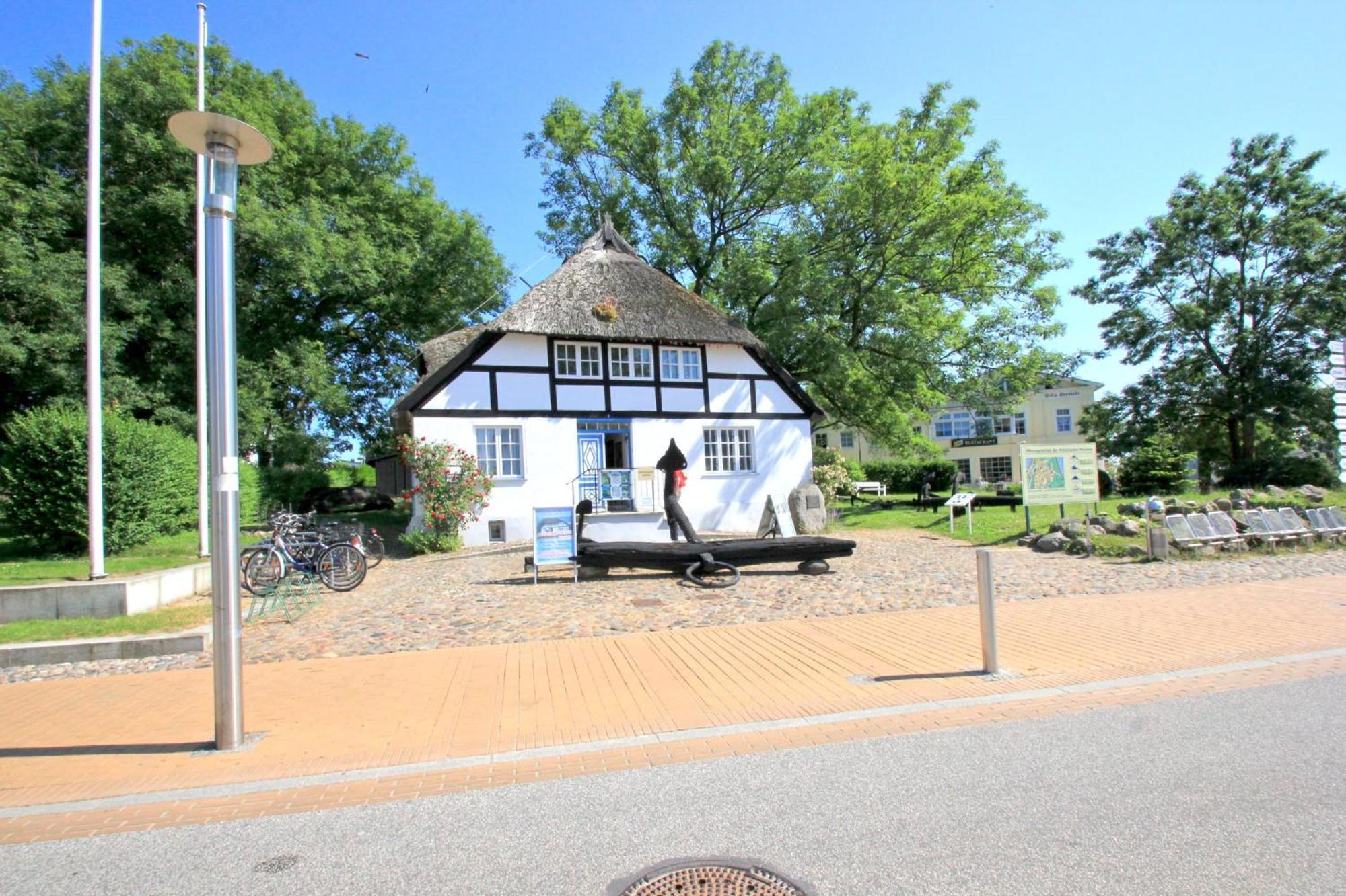 Fewo Mit Meerblick, Gratis Nutzung Vom Ahoi Erlebnisbad Und Sauna In Sellin - Haus Blick Zur See Fewo 11 Gohren Bagian luar foto